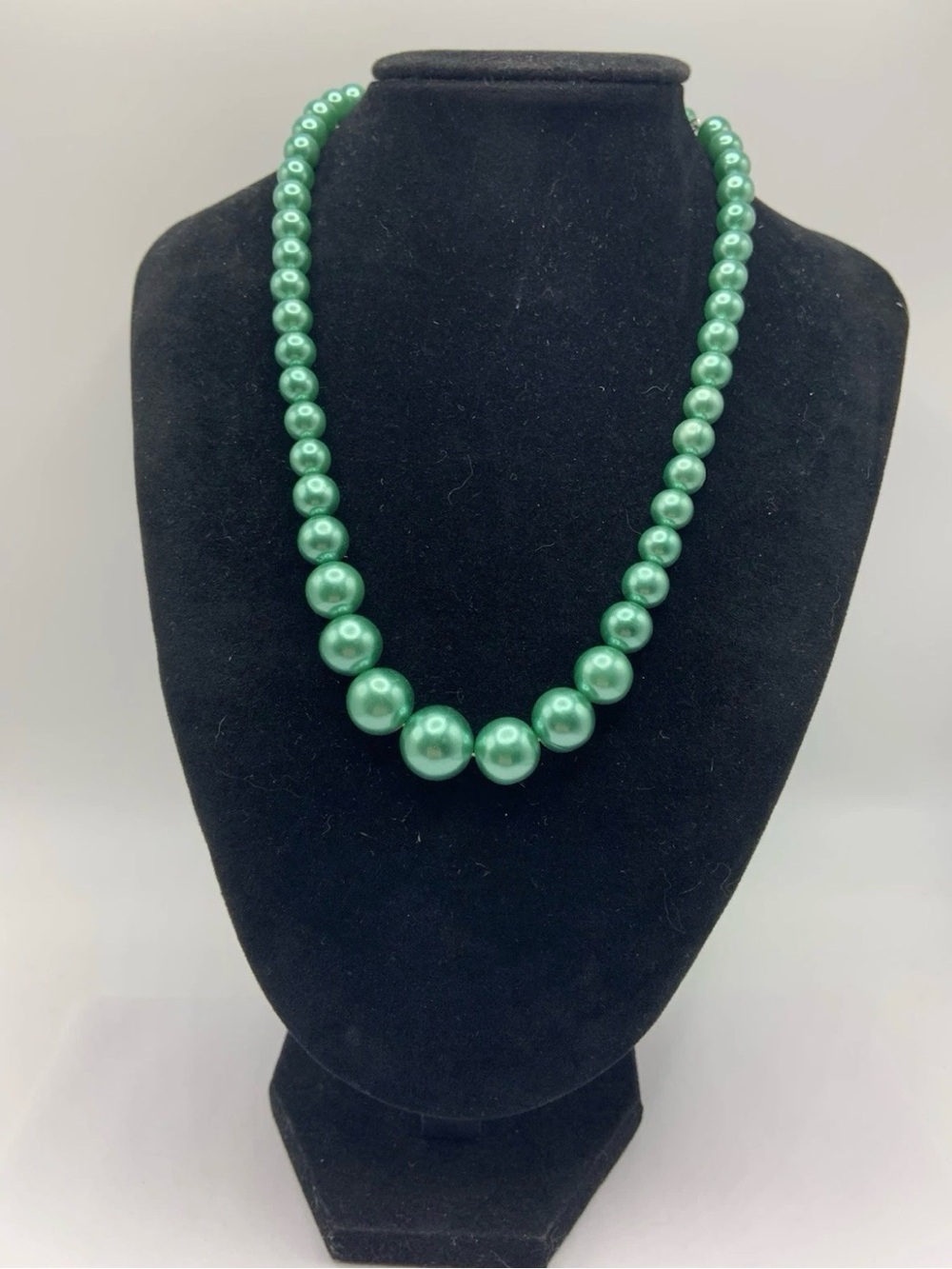 Vintage Japan Green Acrylic Beaded Graduated Necklace Signed